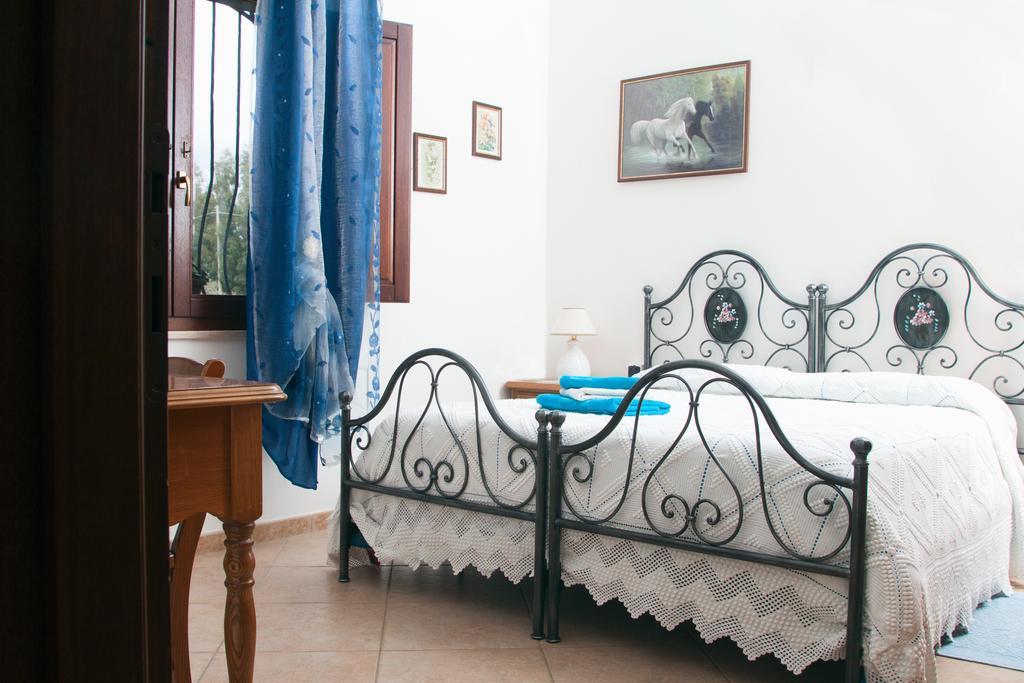Bed and Breakfast Il Vecchioliveto Di Ornella Marrùbiu Pokoj fotografie
