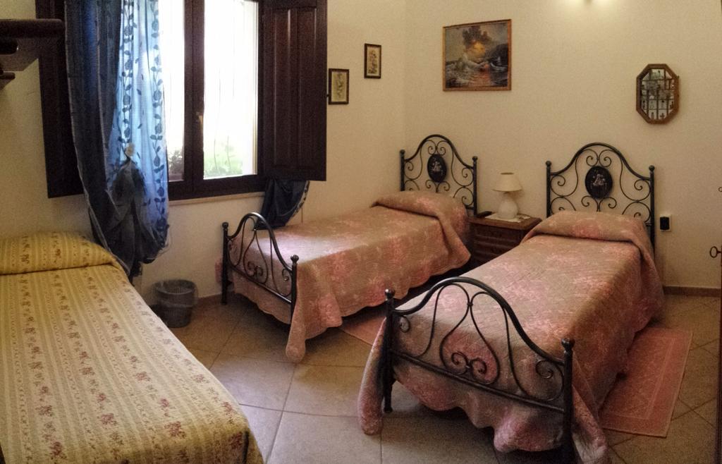 Bed and Breakfast Il Vecchioliveto Di Ornella Marrùbiu Pokoj fotografie